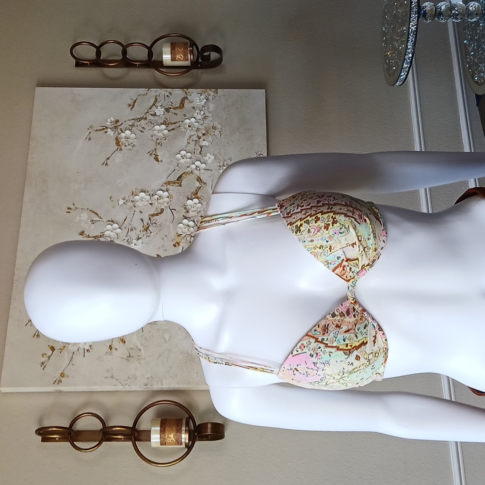 Victoria's Secret The Fabulous Strappy Push-up Padded Bikini Top. Size 34C - Picture 6 of 17